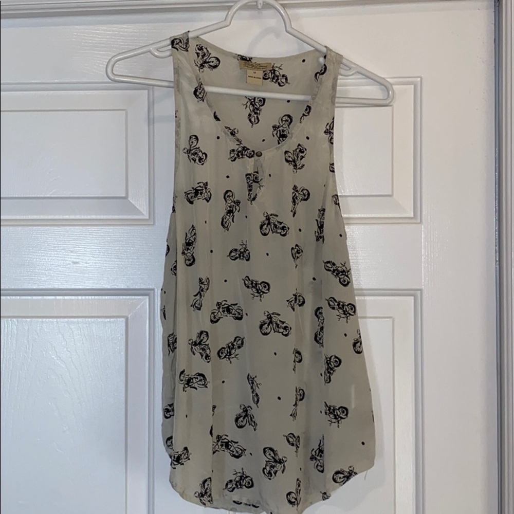 Sleeveless motorcycle black and white top